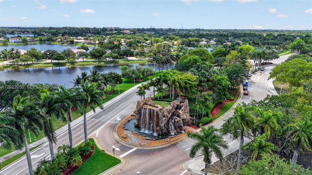 13775 NW 20th St, Pembroke Pines, FL 33028