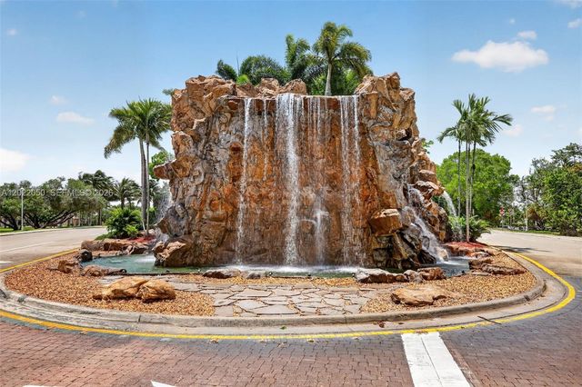 13775 NW 20th St, Pembroke Pines, FL 33028