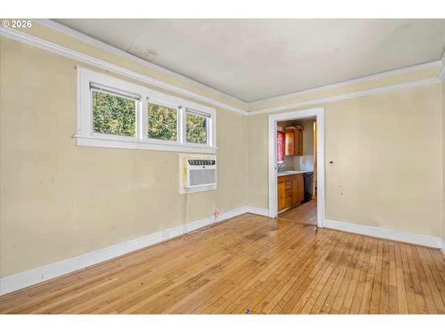 12020 Ne SAN RAFAEL St, Portland, OR 97220