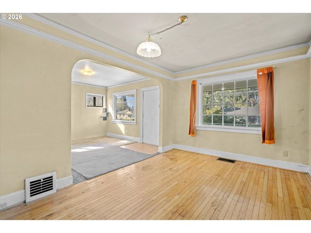 12020 Ne SAN RAFAEL St, Portland, OR 97220