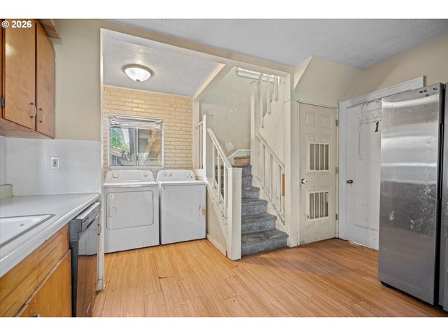 12020 Ne SAN RAFAEL St, Portland, OR 97220