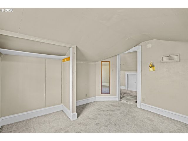 12020 Ne SAN RAFAEL St, Portland, OR 97220