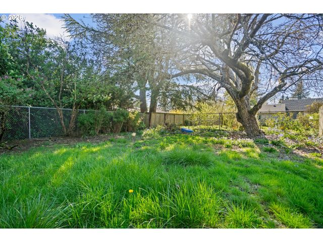 12020 Ne SAN RAFAEL St, Portland, OR 97220