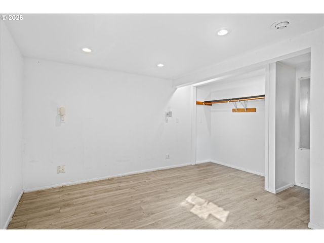 12020 Ne SAN RAFAEL St, Portland, OR 97220