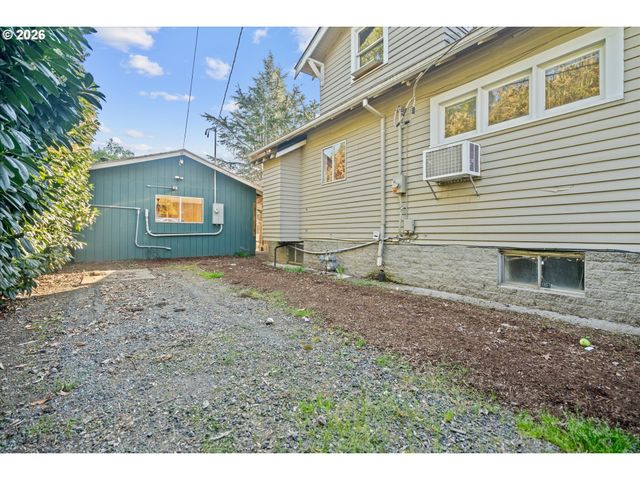 12020 Ne SAN RAFAEL St, Portland, OR 97220