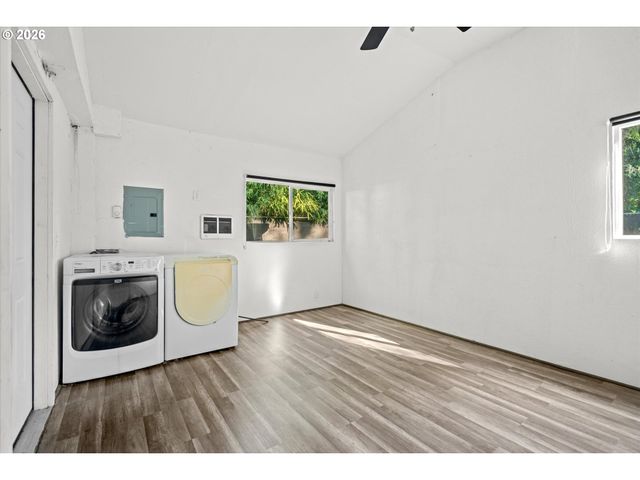 12020 Ne SAN RAFAEL St, Portland, OR 97220