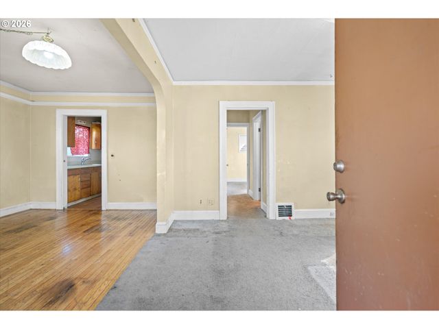 12020 Ne SAN RAFAEL St, Portland, OR 97220