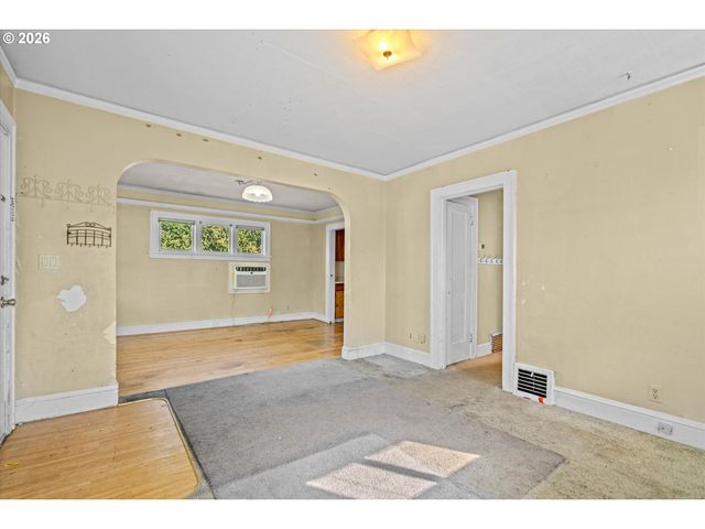 12020 Ne SAN RAFAEL St, Portland, OR 97220