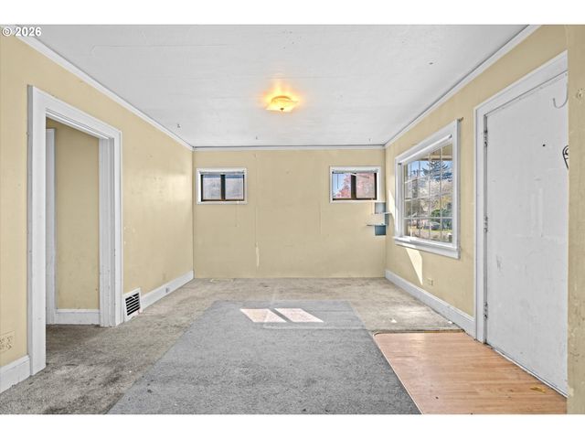 12020 Ne SAN RAFAEL St, Portland, OR 97220