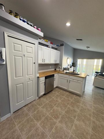 208 GRANTHAM DRIVE, Davenport, FL 33897