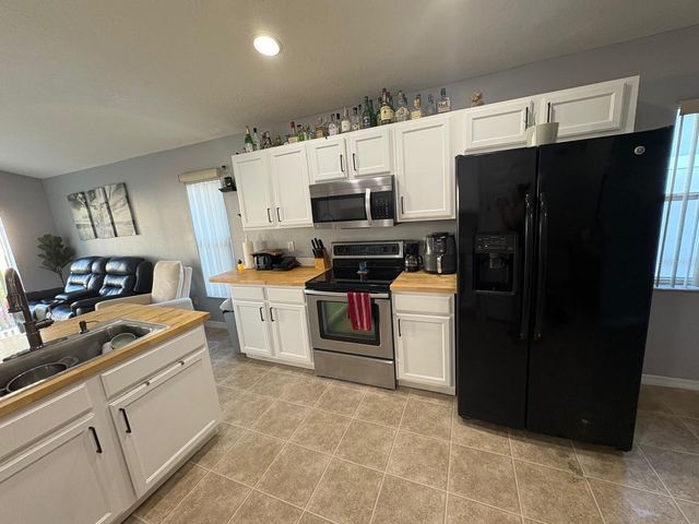 208 GRANTHAM DRIVE, Davenport, FL 33897