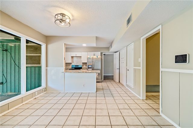 1022 Delta Dr, Corpus Christi, TX 78412