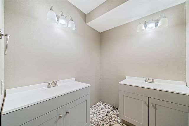 1022 Delta Dr, Corpus Christi, TX 78412