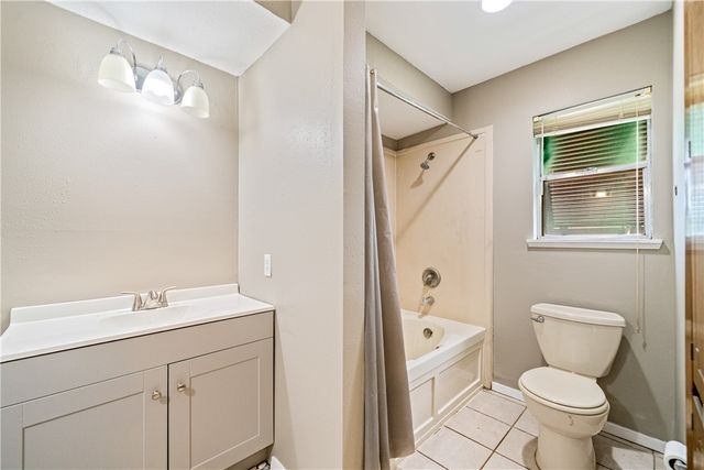 1022 Delta Dr, Corpus Christi, TX 78412