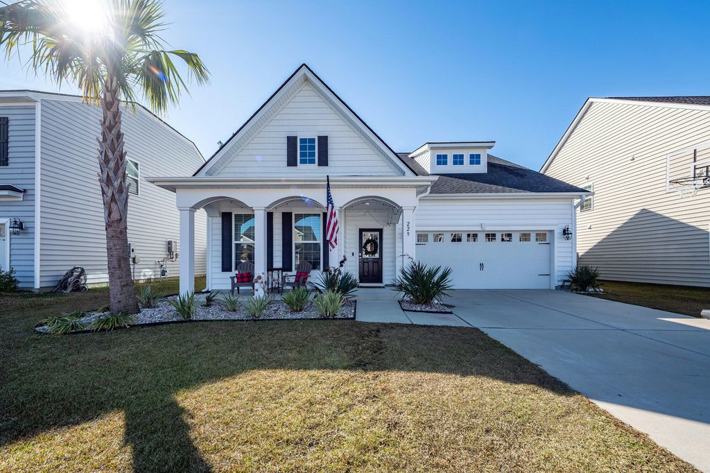 229 Firewheel Court, Summerville, SC 29486