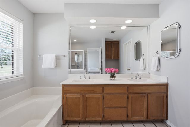 4121 Oakview Circle, Alvarado, TX 76009