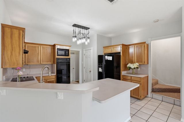 4121 Oakview Circle, Alvarado, TX 76009