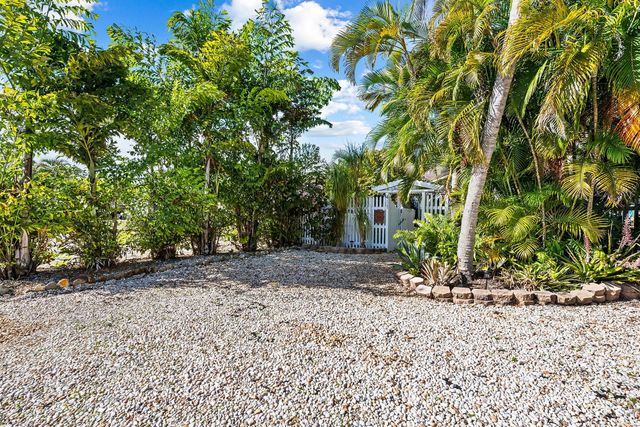 411 SW 10th Street, Fort Lauderdale, FL 33315