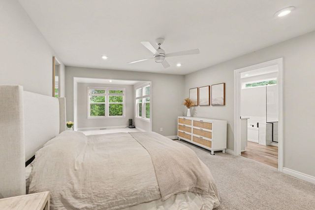 692 Peppermint Drive, Rochester Hills, MI 48307