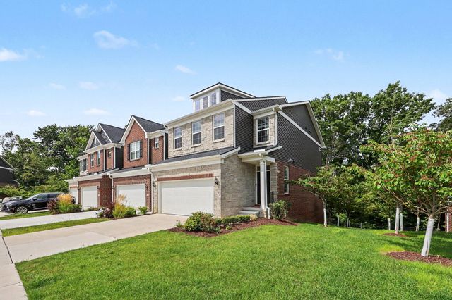 692 Peppermint Drive, Rochester Hills, MI 48307