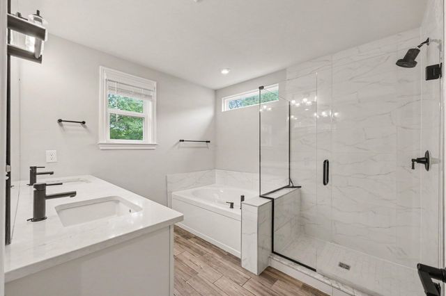 692 Peppermint Drive, Rochester Hills, MI 48307