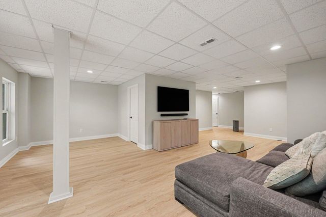 692 Peppermint Drive, Rochester Hills, MI 48307