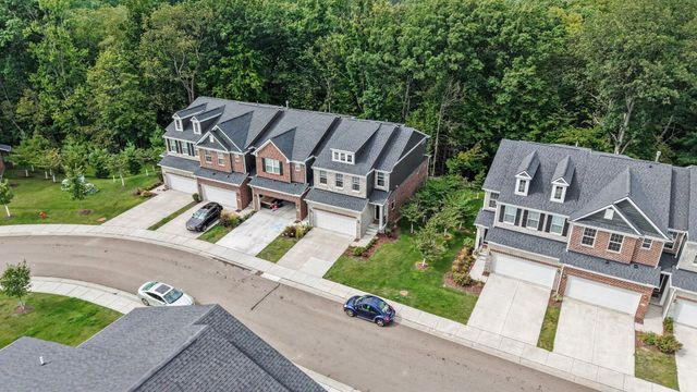 692 Peppermint Drive, Rochester Hills, MI 48307