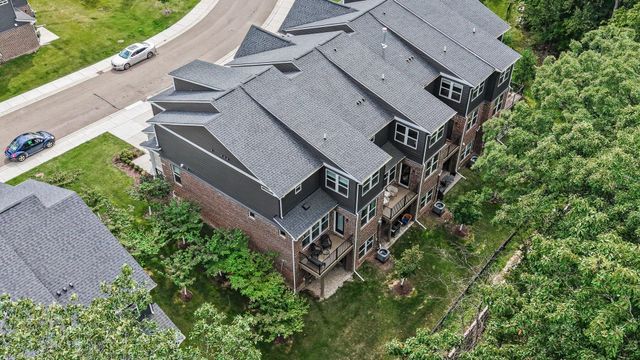 692 Peppermint Drive, Rochester Hills, MI 48307