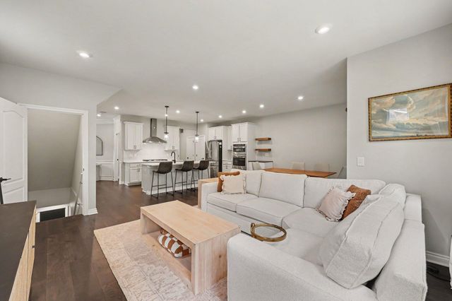 692 Peppermint Drive, Rochester Hills, MI 48307