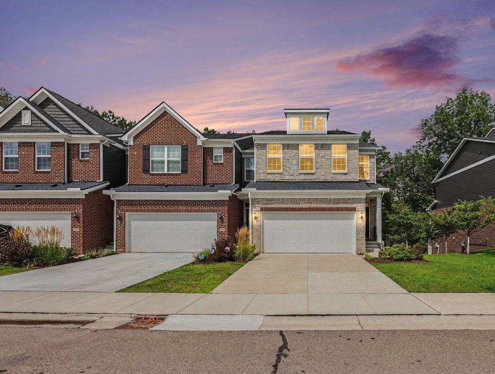 692 Peppermint Drive, Rochester Hills, MI 48307