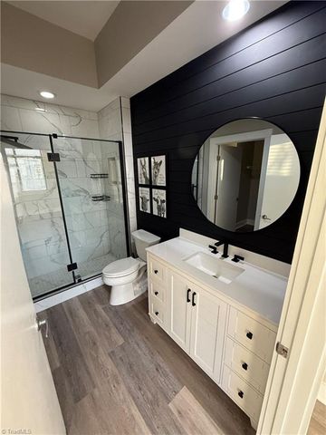 810 W 4th Street 421, Winston-salem, NC 27101