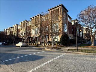810 W 4th Street 421, Winston-salem, NC 27101