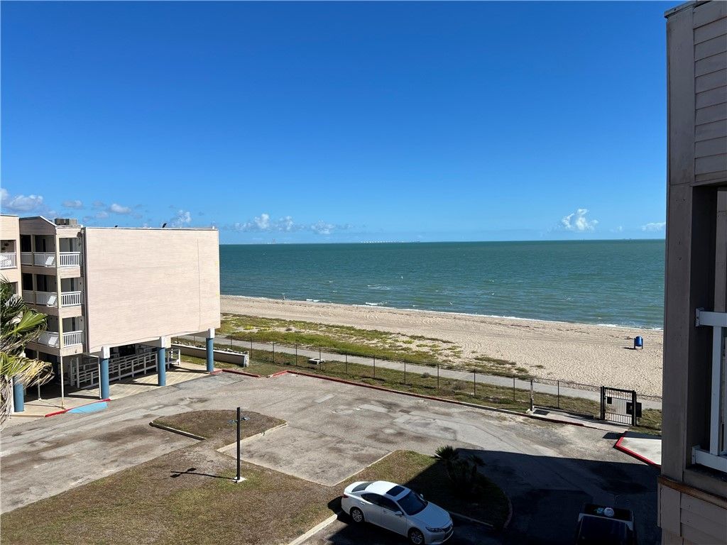 3938 Surfside Blvd 1313, Corpus Christi, TX 78402 — photo 2