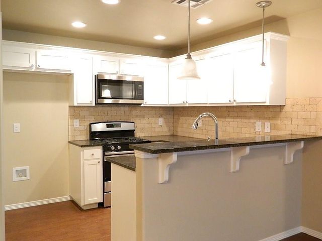 204 Saint Charles Way, Midwest City, OK 73130