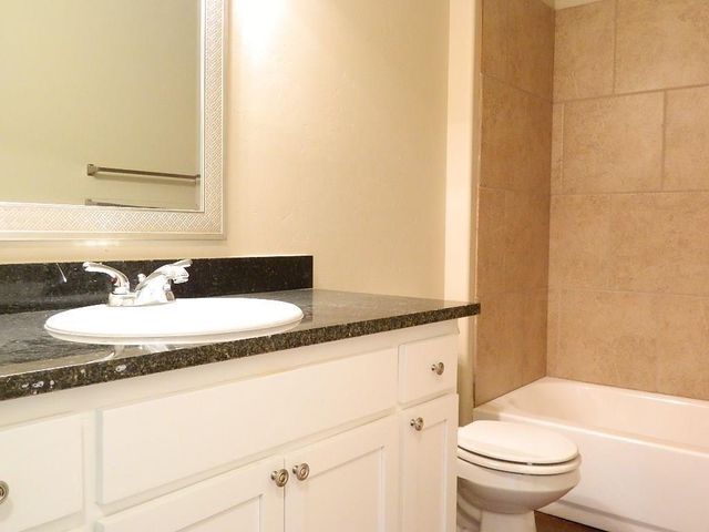 204 Saint Charles Way, Midwest City, OK 73130
