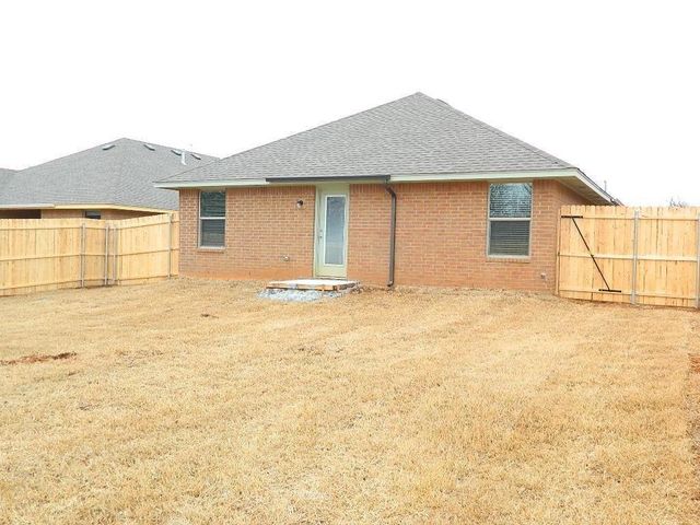204 Saint Charles Way, Midwest City, OK 73130