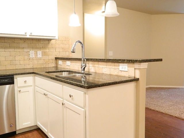 204 Saint Charles Way, Midwest City, OK 73130