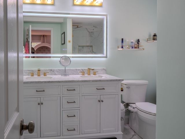1 Dolge Ct, Oxford, MA 01540