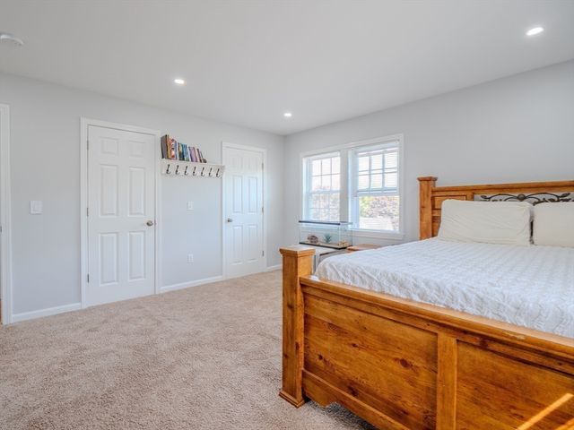1 Dolge Ct, Oxford, MA 01540
