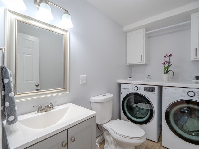 1 Dolge Ct, Oxford, MA 01540