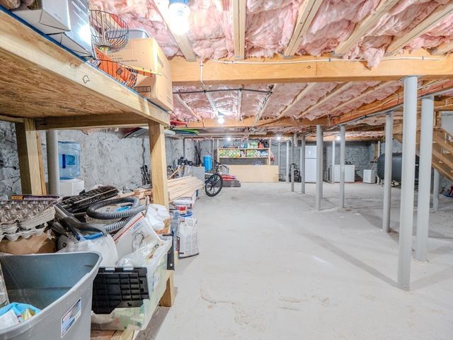 1 Dolge Ct, Oxford, MA 01540
