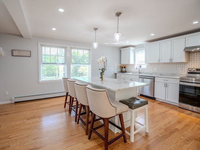 1 Dolge Ct, Oxford, MA 01540