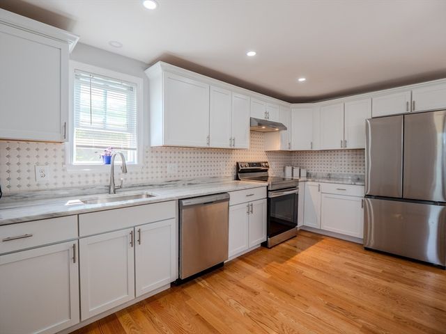 1 Dolge Ct, Oxford, MA 01540