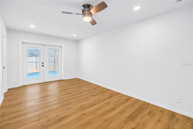 8607 MAY CIRCLE, Tampa, FL 33614
