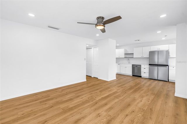 8607 MAY CIRCLE, Tampa, FL 33614