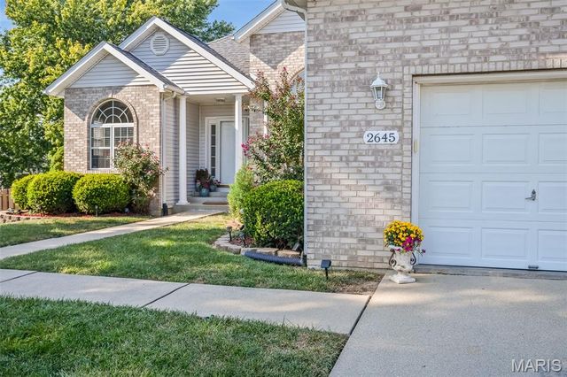 2645 Katrine Lake Drive, Shiloh, IL 62221