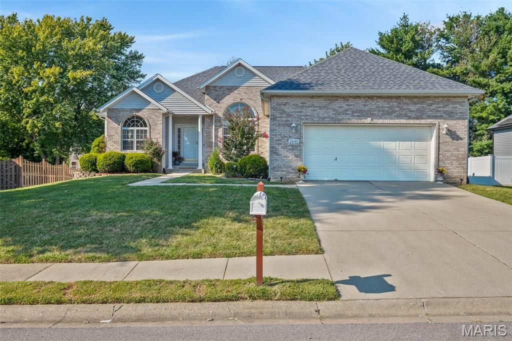 2645 Katrine Lake Drive, Shiloh, IL 62221