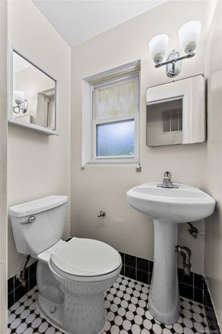142-10 Oak Avenue, Flushing, NY 11355