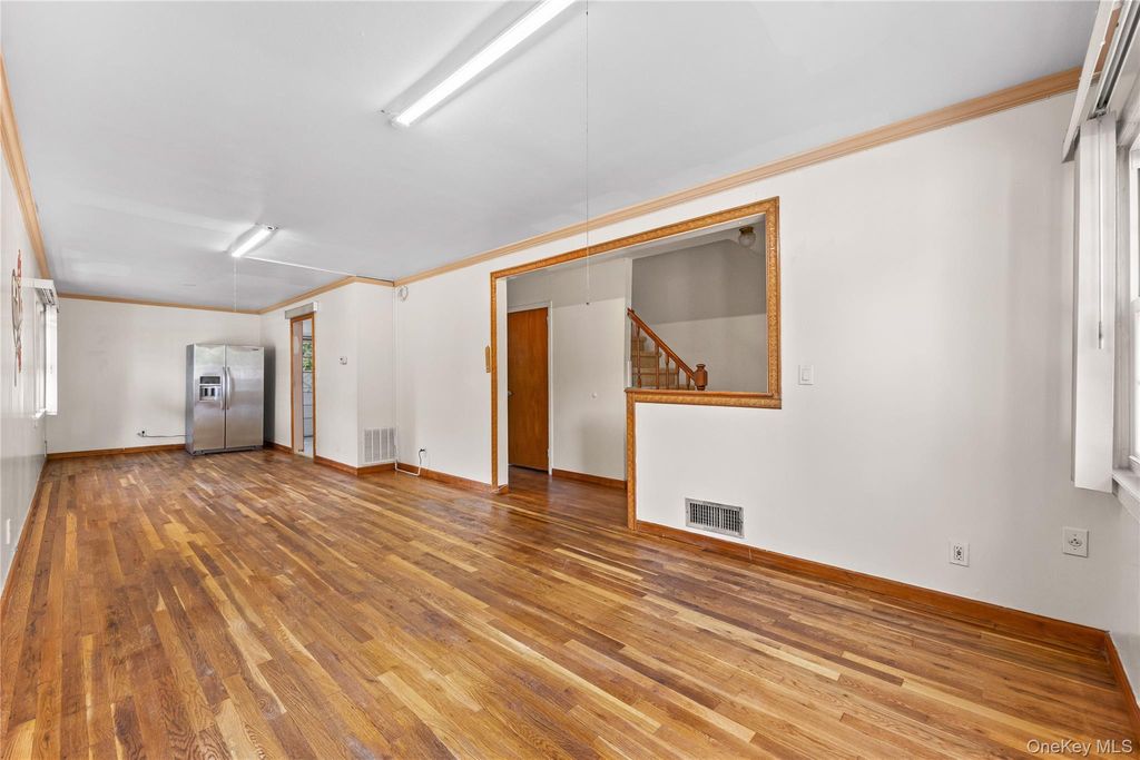 142-10 Oak Avenue, Flushing, NY 11355 — photo 3