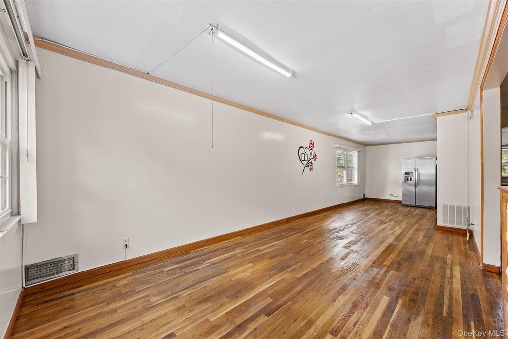 142-10 Oak Avenue, Flushing, NY 11355 — photo 4